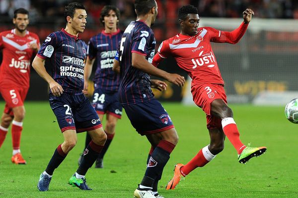 Ligue 2 VAFC/Clermont Foot : match nul 0-0 le vendredi 11 août 2017. 