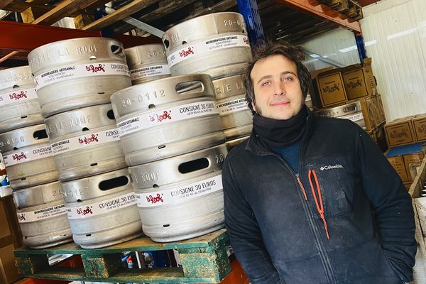 Thomas Grigis était régisseur lumière, il est aujourd'hui producteur de bière, dans l'Aube, au milieu de la côté des Bar et de ses vins de Champagne.