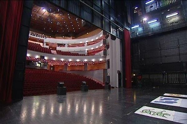 Depuis la scène de l'opéra théâtre de Saint-Etienne- Archives