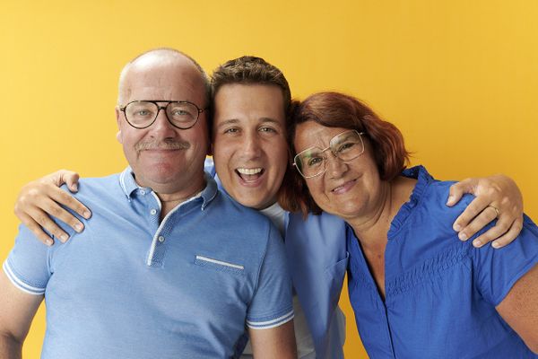 Bernard, Alexandre et Sylvie, une famille du Nord qui se met en scène sur les réseaux sociaux.