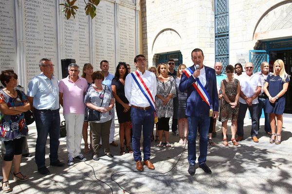 A Draguignan, la minute de silence a été précédée d'un discours et suivie d'une Marseillaise.