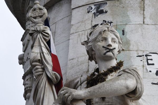 La statue de Marianne, place de la République, le 10 janvier 2016.