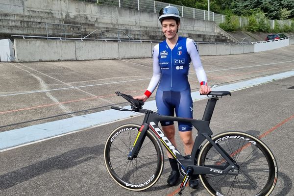 La cycliste iséroise Marion Borras, sacrée championne de France de la poursuite en 2024, signe deux saisons chez Cofidis.