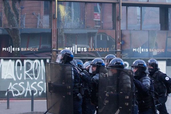 CRS dans les rues de Toulouse