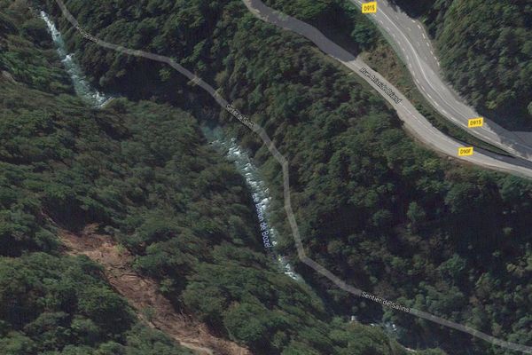 Le chemin de Salins entre Brides-les-Bains et Salins.