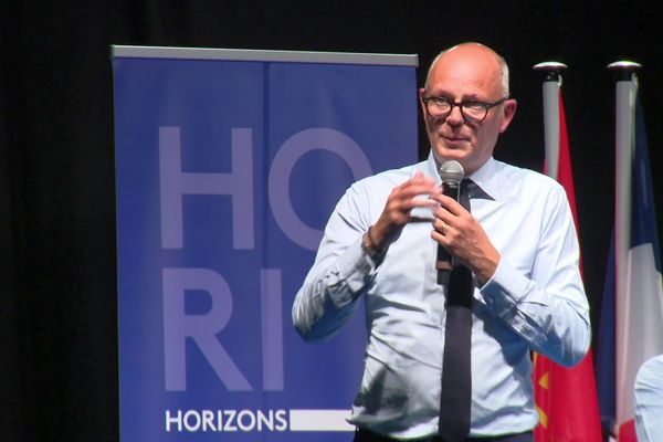 Saint-Georges-d'Orques (Hérault) - Edouard Philippe en meeting pour soutenir les candidats Horizons aux législatives - 26 juin 2024.