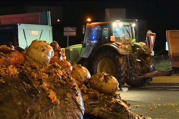 Les agriculteurs ont déversé des oignons à Morlaix pour manifester leur mécontentement 