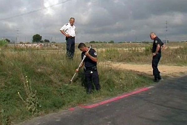 Lattes (Hérault) - les enquêteurs cherchent des indices sur les lieux où le jeune homme de 19 ans, a été retrouvé dimanche - 8 septembre 2014.