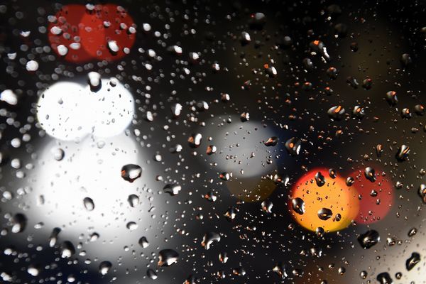 Illustration des perturbations causées par la pluie sur les routes du département.