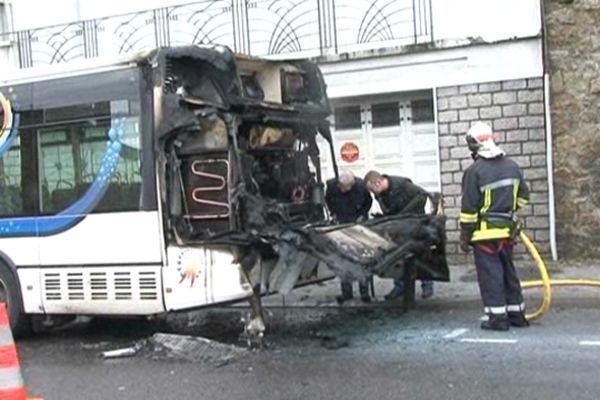 Le bus circulait avenue du Général Leclerc quand il a pris feu