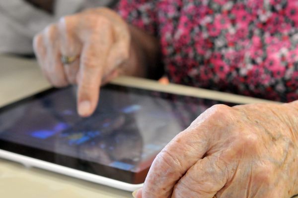 52 EHPAD du département seront concernés par la livraison de tablettes numériques