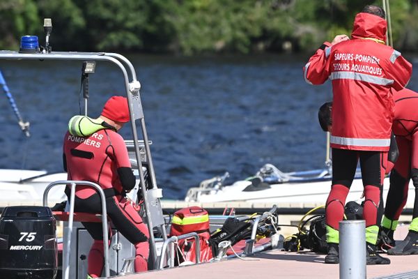 Le jeune homme de 18 ans aurait fini sa route dans le lac. Image d'illustration