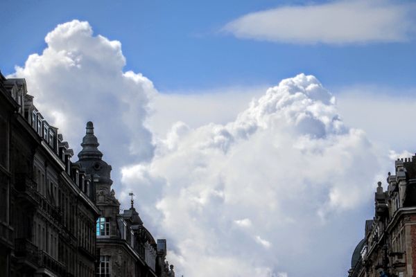 Le ciel nuageux de Lille.