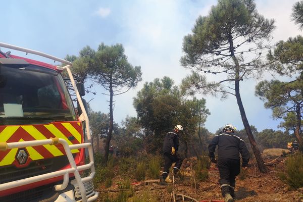 Cinq pompiers ont été blessés lors de l'incendie de Bizanet, dont un gravement - 17 août 202.