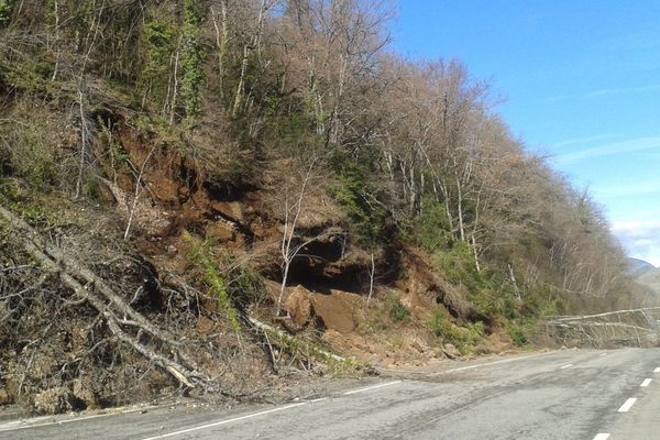 Le risque d'éboulement est très élevé vers Garanou sur la RN20