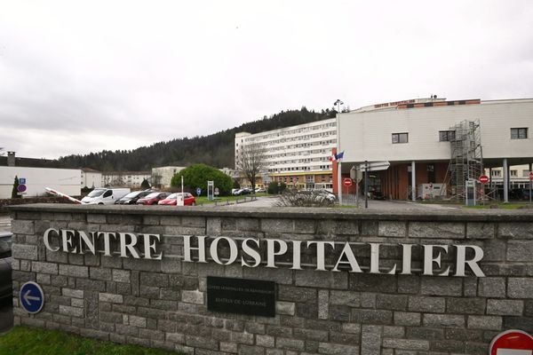 Depuis le 6 octobre 2023, toutes les les opérations chirurgicales étaient suspendues au Centre Hospitalier de Remiremont (Vosges).