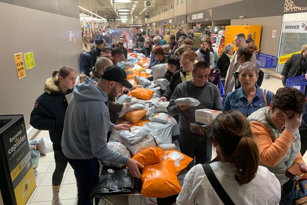 La galerie marchande d'Intermarché à Charleville-Mézières accueille une vente de colis perdus, les samedi 23 et dimanche 24 mars 2024.