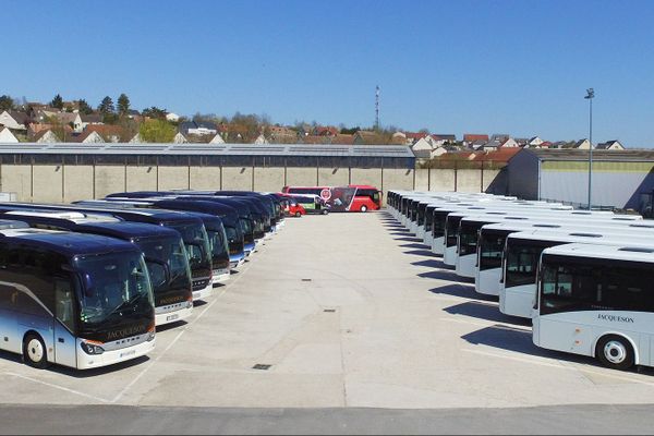 L'ensemble du parc d'autocars pendant le confinement.