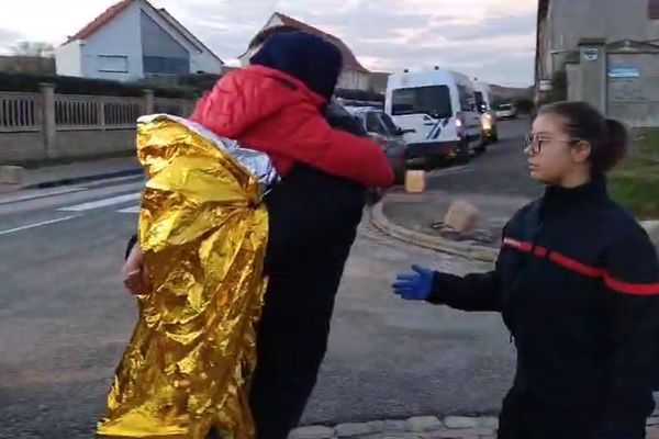 Un enfant pris en charge par les pompiers à Sangatte, vendredi 15 décembre 2023