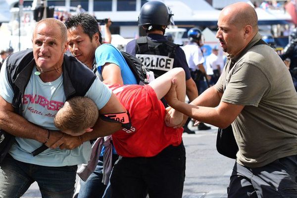 Interpellation d'un supporter anglais, samedi 11 juin 2016 à Marseille. 