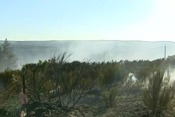 L'incendie s'est déclaré mercredi après-midi au sud de la Haute-Loire. Jeudi, le site restait placé sous haute surveillance.