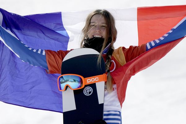 Julia Pereira de Sousa Mabileau, médaillée d'argent en snowboardcross,