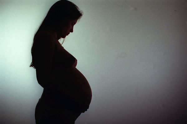 La victime était enceinte de trois mois.