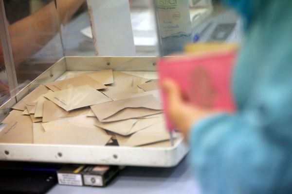 Bureau de vote du Terras (2e arrt de Marseille), dans la 4ème circonscription des Bouches-du-Rhône