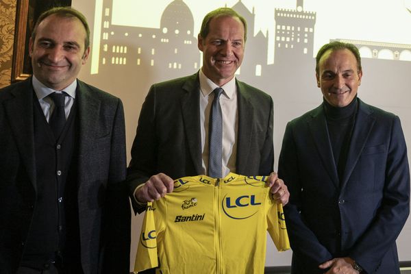 Ce matin au Palazzo Madama de Turin, Alberto Cirio (président de la région Piémont), et Stefano Lo Russo (maire de Turin), n'étaient pas peu fiers de dévoiler les parcours piémontais qui seront empruntés par le Tour de France 2024, en compagnie de Christian Prudhomme, le patron de la grande boucle.