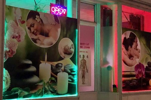 Deux salons de massage de Tours ont été perquisitionnés dans une affaire de prostitution. 