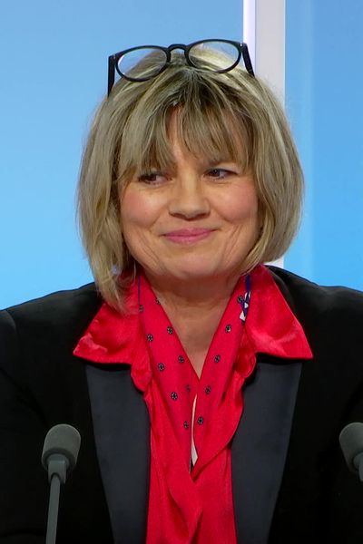 Marie Récalde, députée socialiste de Gironde évoque la sécurité, elle qui milite depuis longtemps pour le retour de la police de proximité, ou l'industrie de l'aéronautique entre autres, tout comme l'aéroport de Mérignac.