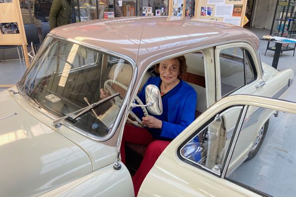 Caroline Pigozzi, la fille du créateur de SIMCA est venue inaugurer l'exposition dédiée à l'œuvre de son père.