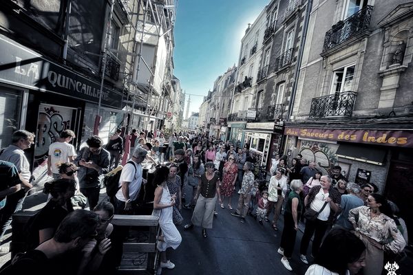 La rue Joffre  fait partie des rues rendues réguliérement piétonnes à Nantes