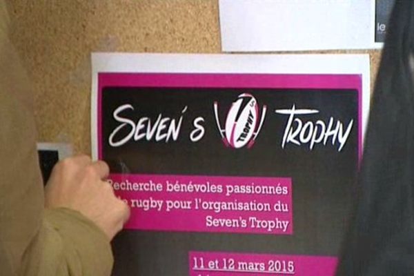 Le tournoi Seven's Trophy 2015 accueille des équipes de plusieurs universités à Poitiers : 300 joueurs au total. Il a fallu recruter des bénévoles.