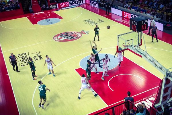 Sous la pelouse du stade Louis II, le Limoges CSP s'est laissé ensevelir. 