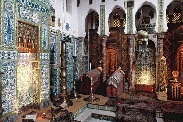 La mosquée, recouverte d'ubn plafond venu de Syrie, est l'une des pièces emblématiques de la maison de Pierre Loti à Rochefort