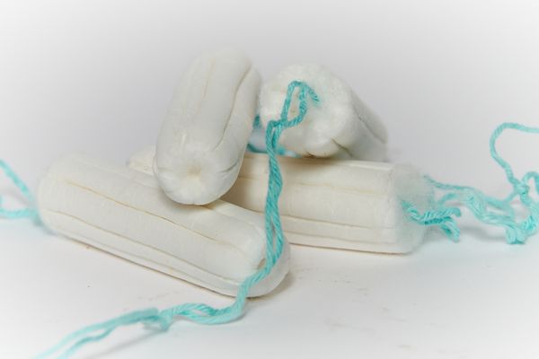 tampons, serviettes, coupes ou culottes menstruelles : une collecte de protections hygiéniques organisée dans la Métropole de Lyon contre la précarité menstruelle entre le 8 mars et le 28 mai 2021.