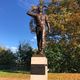 La statue du général Bigeard a été installée square du lieutenant colonel René Génin, à Toul (Meurthe-et-Moselle), jeudi 24 octobre 2024.