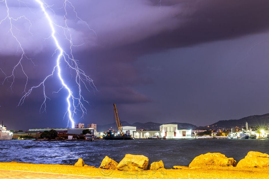 Movie.  The violent stormy episode in Toulon and Hyères is all over again in the picture this Wednesday early morning