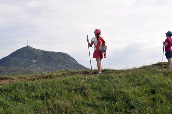 La charte du Parc Naturel des Volcans d'Auvergne a été renouvelée pour douze ans, a-t-on appris auprès du ministère de l'Ecologie, du Développement durable et de l'Énergie, le 21 juin 2013