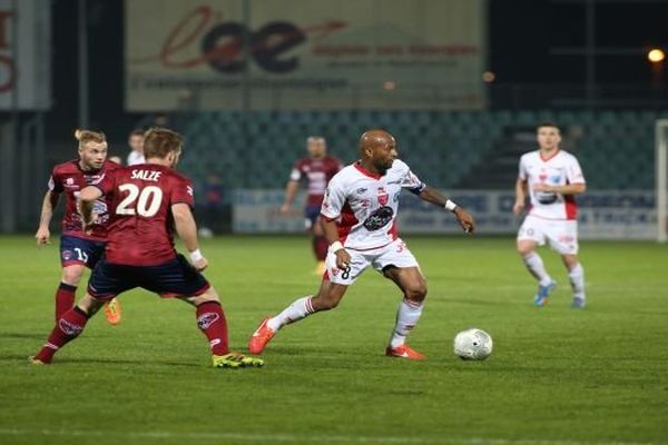 Les Crocos mangés tous crus par les Auvergnats, trois buts à zéro, en championnat de Ligue 2, au Stade Gabriel Montpied à Clermont-Ferrand.  