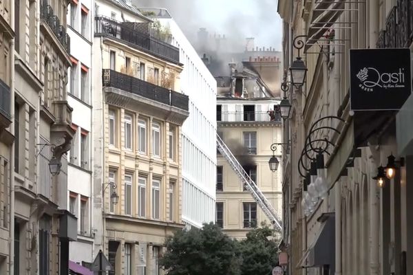 Un incendie a touché un immeuble du 2e arrondissement de Paris.