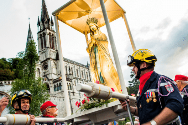 les pompiers en 2015 à lourdes