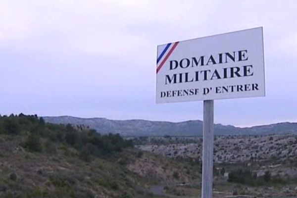 Opoul-Périllos (Pyrénées-Orientales) - domaine militaire d'entraînement de la DGSE - archives