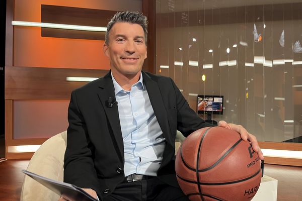 Freddy Vétault, journaliste présentateur du magazine hebdomadaire NoA Basket, revient sur le parcours des équipes de Pro B de Nouvelle-Aquitaine, avec l'avis des experts.