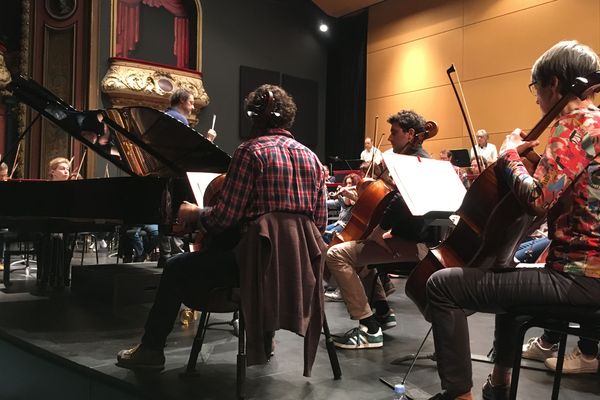 Sascha Goetzel et Lilya Zilberstein avec l'orchestre symphonique et lyrique de Nancy, en répétition générale, salle Poirel.