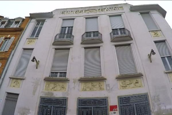 La Bourse du travail, sur la place Saint Sernin, à Toulouse