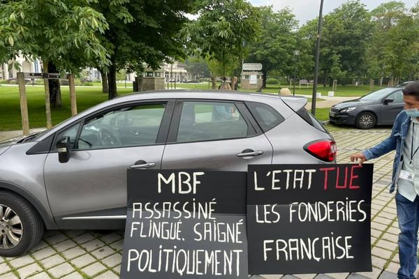 Quatre autres salariés MBF se sont déplacés à Lens pour rencontrer Agnès Pannier-Runacher, ministre déléguée auprès du ministre de l'Économie et des Finances.