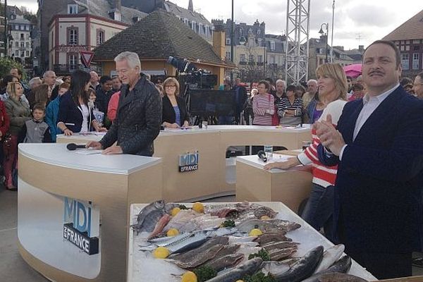 Laurent Boyer et ses chroniqueurs à Trouville pour l'émission Midi en France, 15 avril 2013