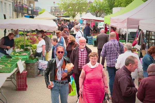 La première circonscription de la Manche compte 116 000 habitants répartis sur une bande de territoire qui s’étire du plain Cotentin au bocage Saint-Lois.